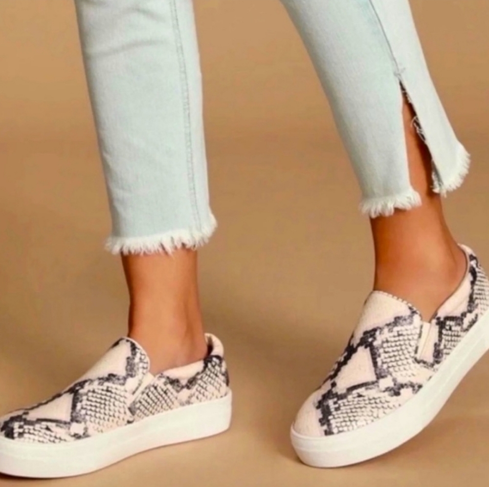 Steven Madden $115 Safary Snakeskin Print Slip-On Shoes 8.5